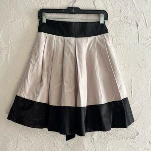 LOVE 21 Cream/Black Pleated Skirt Size XS